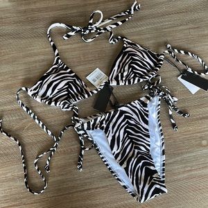 🦓 NWT Kendall & Kylie Bikini